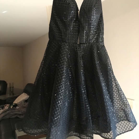 Black cocktail dress - Picture 1 of 3
